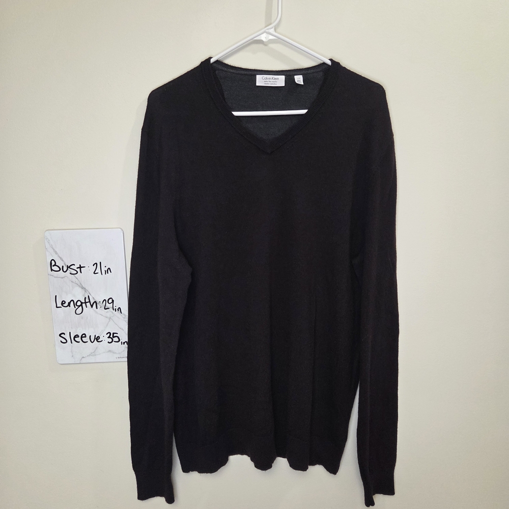 Calvin Klein Men's Large Classic Maroon V-Neck Merino Wool Sweater